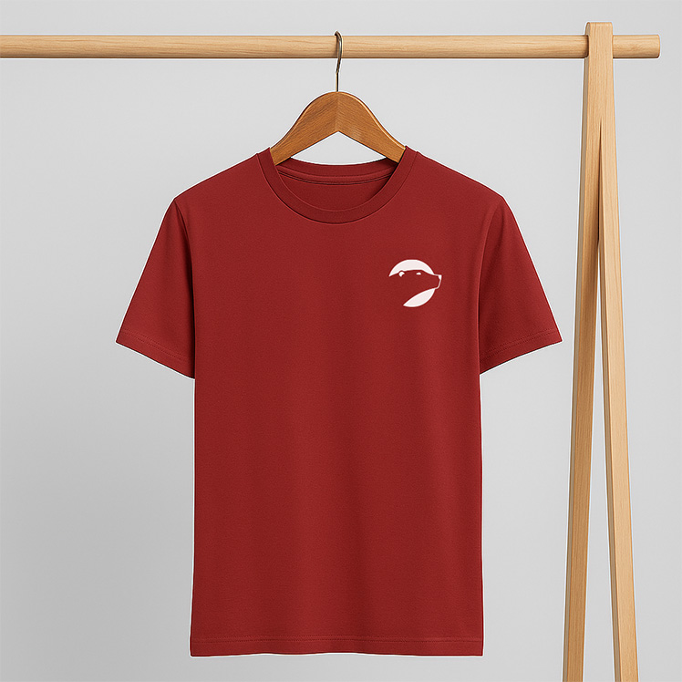 T-shirt rouge Acti Froid 33 — logo ours polaire côté cœur